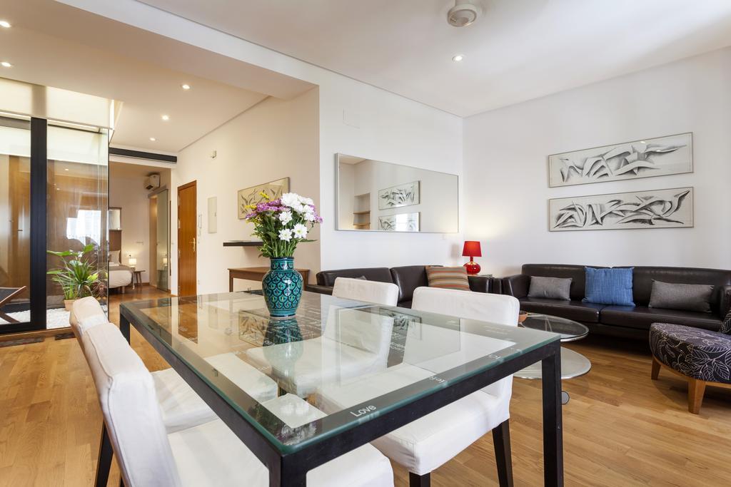 Artist'S Charming Design - Space Maison Apartments Севилья Экстерьер фото